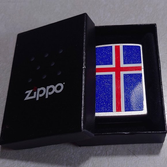 ZIPPO - Iceland Flag - Picture 1 of 3
